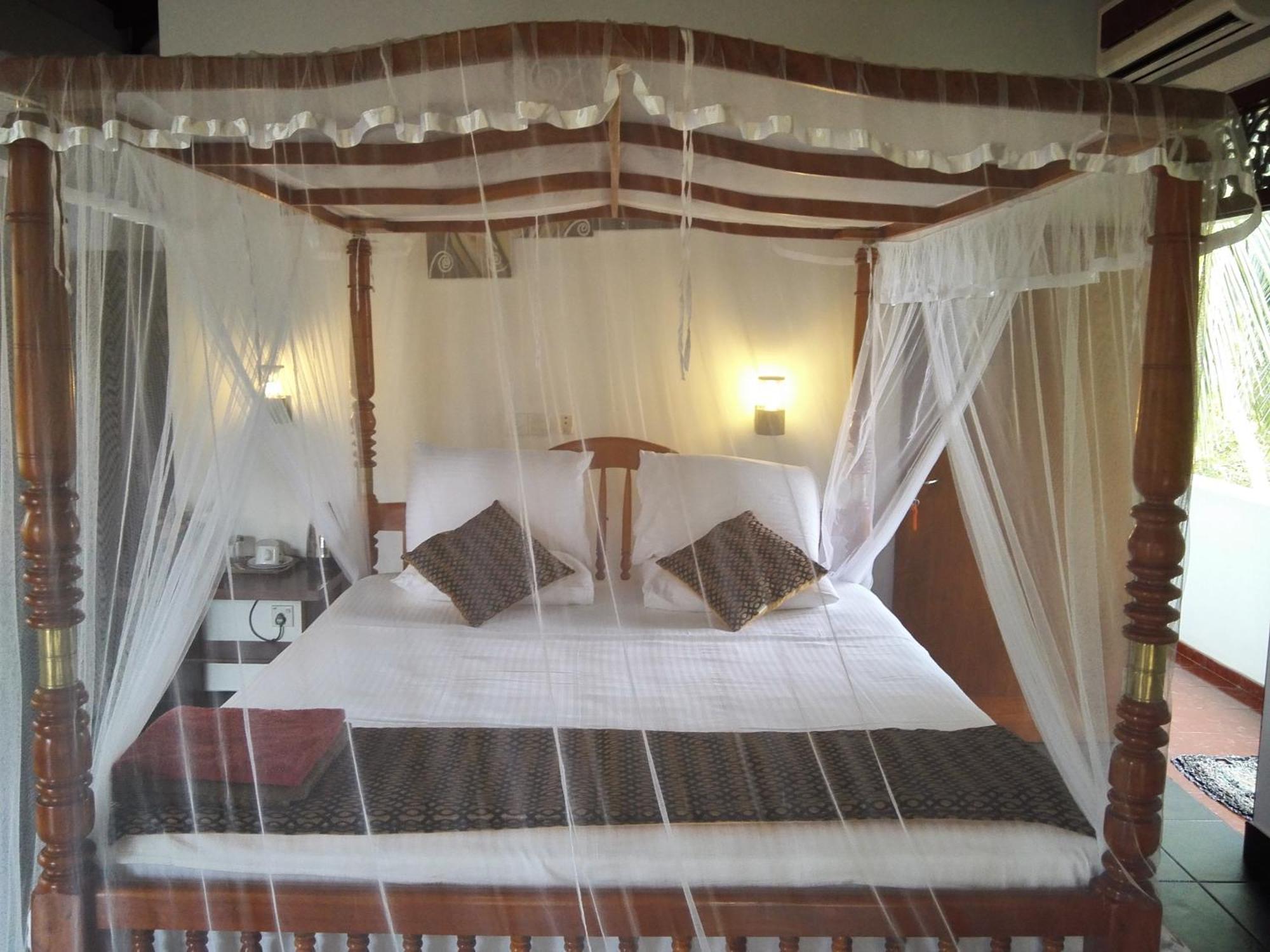The Oasis Villa Hikkaduwa Exterior photo
