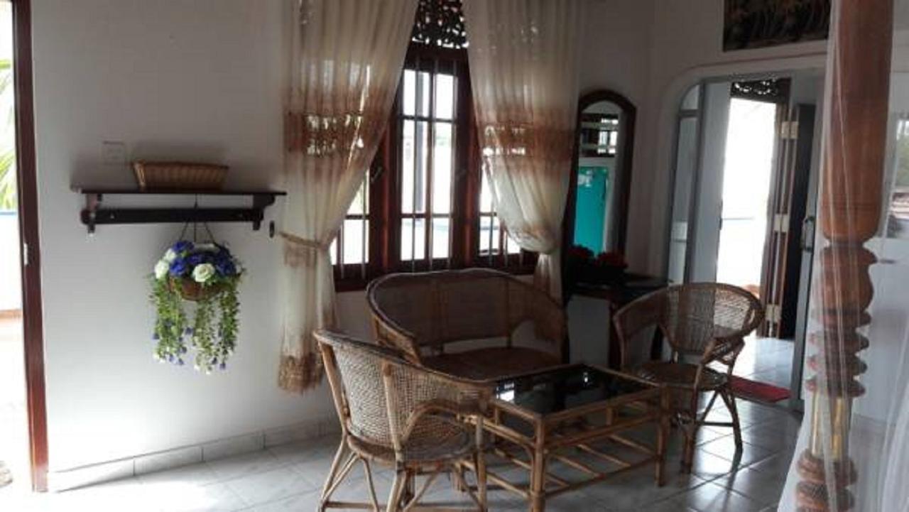 The Oasis Villa Hikkaduwa Exterior photo